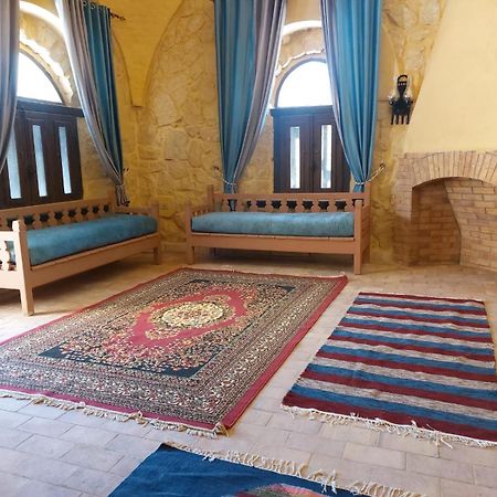 Villa 7 Al Fayyūm Exteriör bild