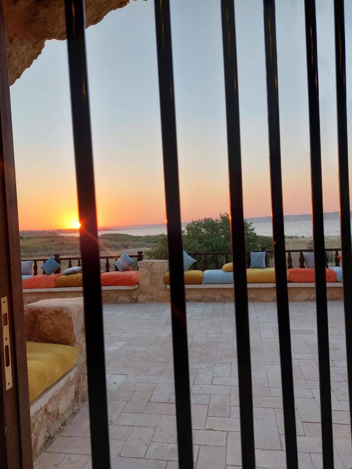 Villa 7 Al Fayyūm Exteriör bild